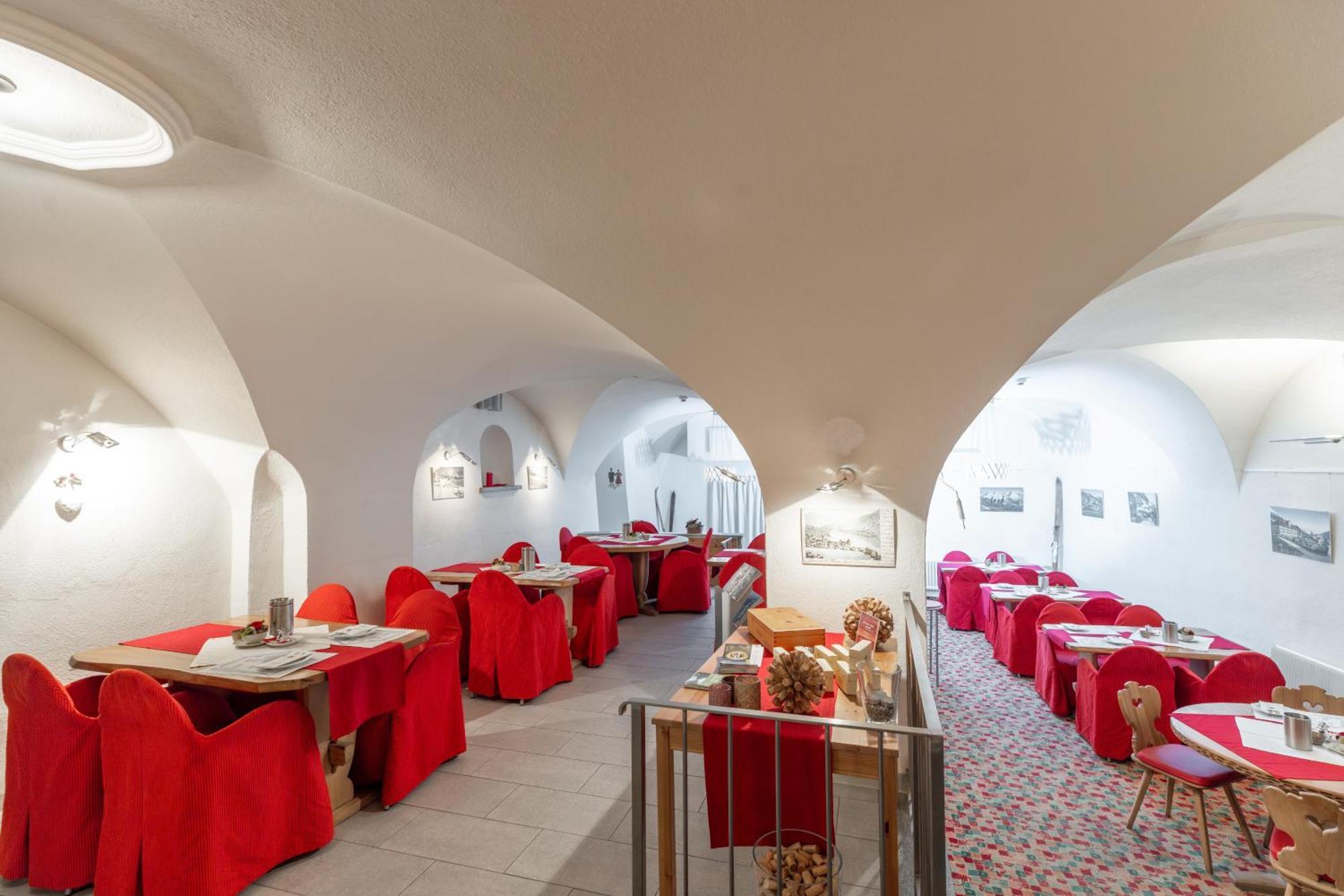 Palazzo Mysanus Samedan Hotell Exteriör bild